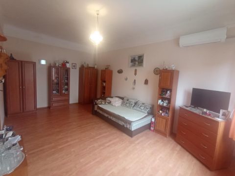 Eladó Lakás 6000 Kecskemét 