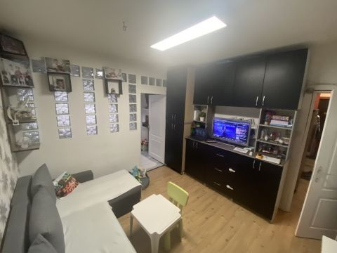 Eladó Lakás 2400 Dunaújváros , Központhoz közel