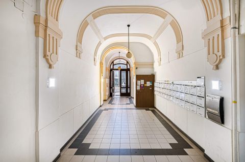 Eladó Lakás 1052 Budapest 5. kerület Gyönyörű állapotú elegáns lakás a Petőfi Sándor utcában