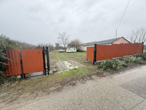 Eladó Telek 6060 Tiszakécske , 6060 Tiszakécske, Tiszakécske fenyves utca