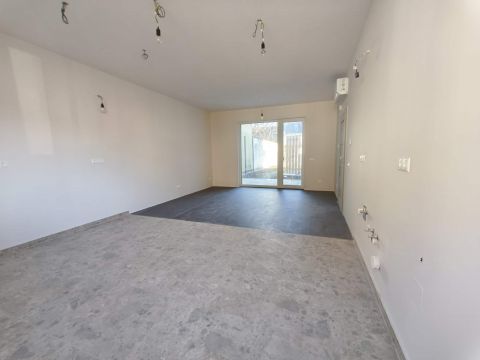 Eladó Lakás 6000 Kecskemét , Újépítésű kertkapcsolatos lakás a belvárosban!