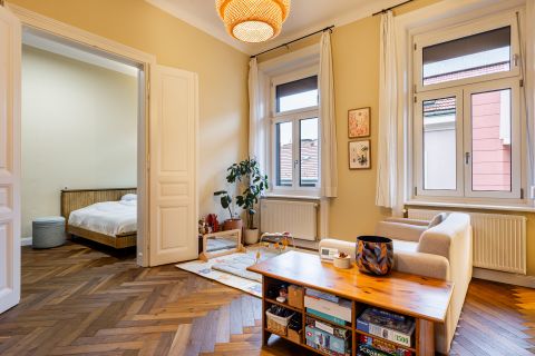 Eladó Lakás 1063 Budapest 6. kerület , Bajnok utcában, 2.em.-i, csendes 2+1 szobás felújított lakás