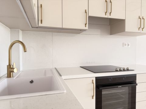 Eladó Lakás 7624 Pécs , POTE-től 300m-re felújított 3 szobás lakás