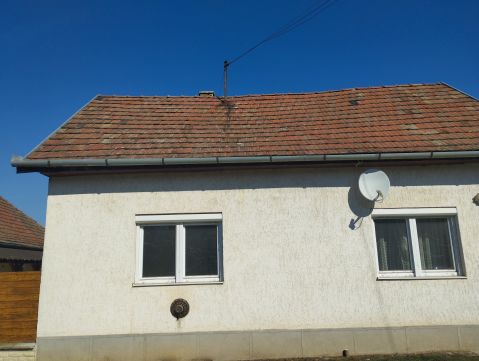 Eladó Ház 2192 Hévízgyörk , Eladó Hévízgyörk Maródi Cukrászda közelében családi ház