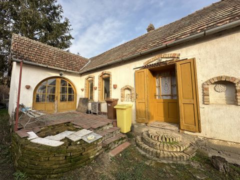 Eladó Ház 7193 Regöly , Hangulatos, felújítandó családi ház, 2 utcára nyíló telekkel