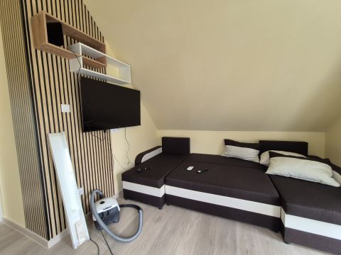 Eladó Ház 8174 Balatonkenese újépítésű, könnyűszerkezetes álomnyaraló a Balaton közelében