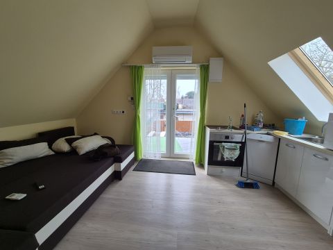 Eladó Ház 8174 Balatonkenese , újépítésű, könnyűszerkezetes álomnyaraló a Balaton közelében