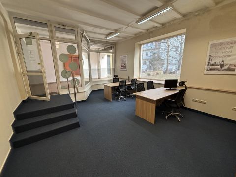 Kiadó Iroda 9700 Szombathely Belső Uránia Udvar