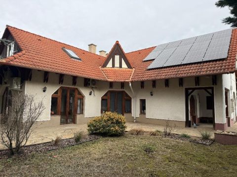 Eladó Ipari 8000 Székesfehérvár , 8000 Székesfehérvár, Csendes