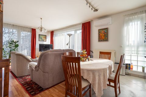 Eladó Lakás 1139 Budapest 13. kerület , Árpád hídhoz közel 3 szobás nagy erkélyes emeleti lakás