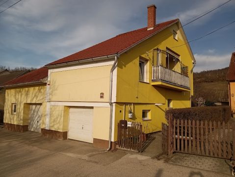 Eladó Ház 2500 Esztergom , Aldi közelében