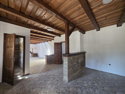 Eladó Ház 8164 Balatonfőkajár , rusztikus, teljesen felújított