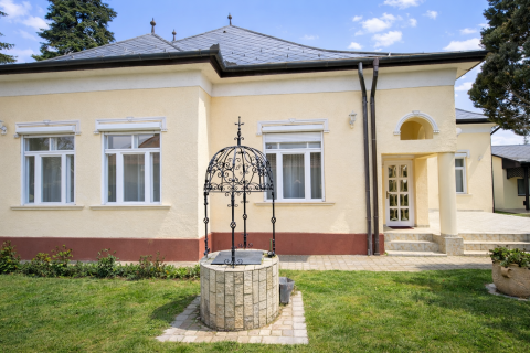 Eladó Ház 2120 Dunakeszi , Fóti út