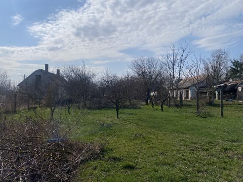 Eladó Telek 6086 Szalkszentmárton , Szalkszentmárton Arany János utca környéke.