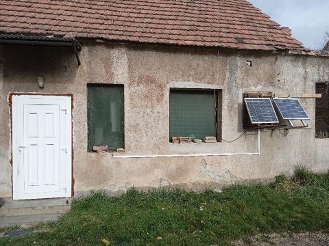 Eladó Lakás 8400 Ajka , 8451 Ajka, külvárosi