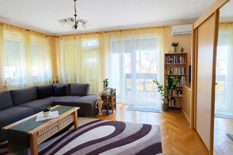 Eladó Lakás 4032 Debrecen , Debrecen, Egyetemtől 5 perc sétára, a Komlóssy úton