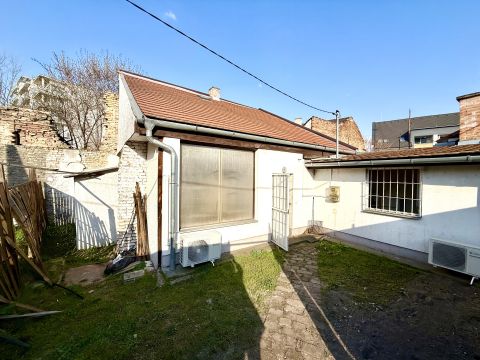 Eladó Ház 1045 Budapest 4. kerület 