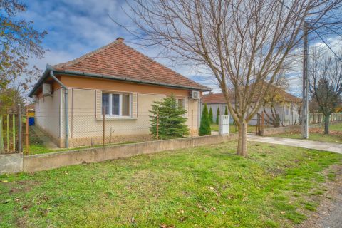 Eladó Ház 2730 Albertirsa , Újtelep