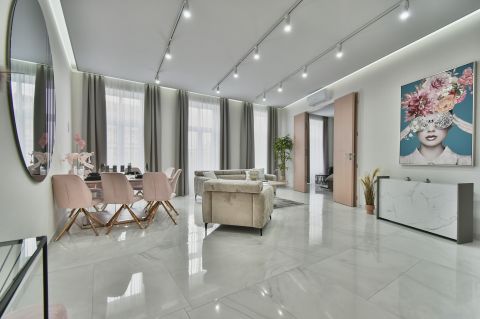 Eladó Lakás 1052 Budapest 5. kerület , Történelmi belvárosban 4 szobás modern lakás