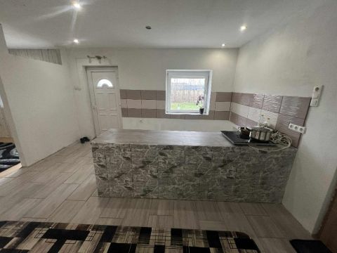 Eladó Ház 2766 Tápiószele 2766 Tápiószele, családi házas