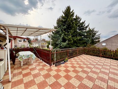 Eladó Ház 1147 Budapest 14. kerület Alsórákos csendes utcájában családi ház