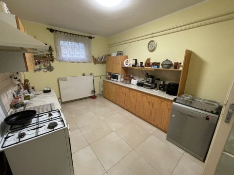 Eladó Ház 2750 Nagykőrös Sokoldalú családi ház eladó.