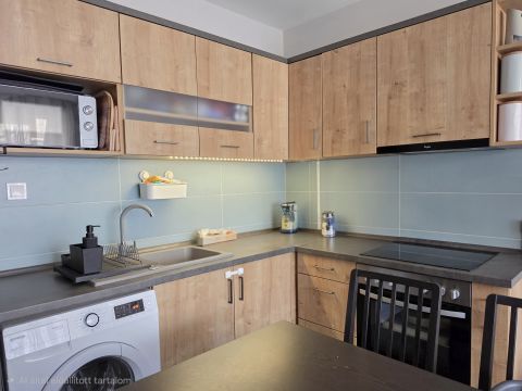 Eladó Lakás 7636 Pécs Rózsadombon felújított 3 háló+amerikai konyha-nappalis lakás