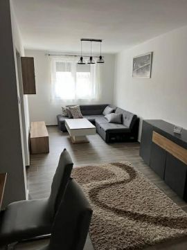 Kiadó Lakás 4200 Hajdúszoboszló Szolfákalja utca közelében, nappali + 1 szobás lakás KIADÓ!