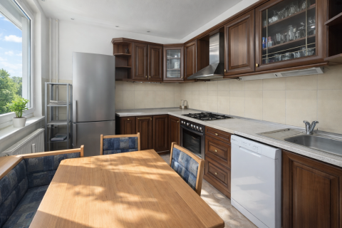 Eladó Lakás 1157 Budapest 15. kerület , XV. ker. Újpalota Fő tér közelében I. emeleti 4 szobás panel