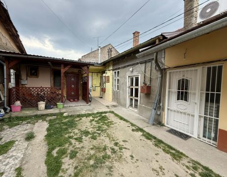 Eladó Ház 2750 Nagykőrös , Galériázható, központ közeli kis házrész eladó!