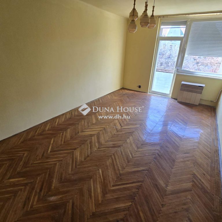 6000 Kecskemét , ELADÓ 2 SZOBÁS LAKÁS A BOTOND UTCÁBAN! — 1/8