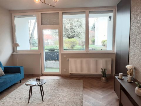 Eladó Lakás 1118 Budapest 11. kerület , Csendes budai utcában Sasadon 3 szobás lodzsás világos