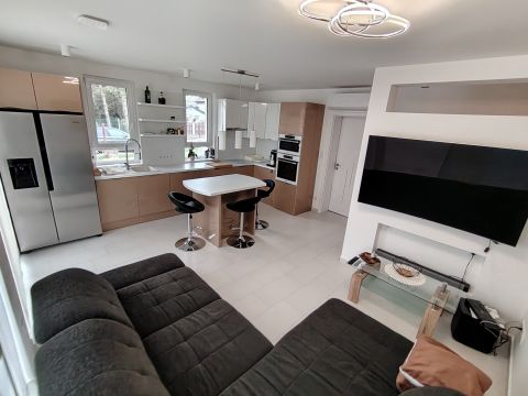 Eladó Ház 8042 Moha , Iszkai úti zártkertben