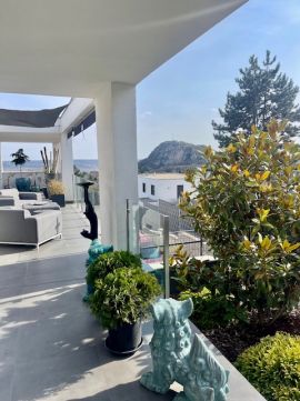 Eladó Ház 2040 Budaörs , Modern, egyedi, PANORÁMÁS családi ház természetközelben