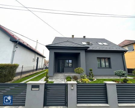 Eladó Ház 2310 Szigetszentmiklós , Oázis Wellness Park közelében