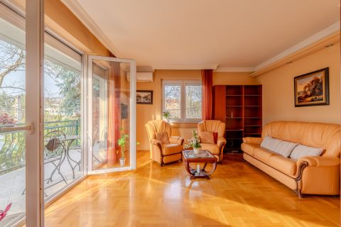 Eladó Lakás 1021 Budapest 2. kerület 