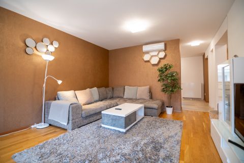 Eladó Lakás 1064 Budapest 6. kerület 