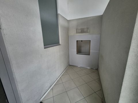 Kiadó Üzlethelyiség 2800 Tatabánya 