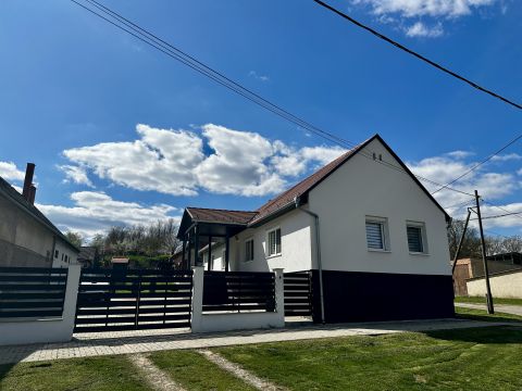 Eladó Ház 7735 Szűr 