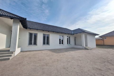 Eladó Ház 2200 Monor , Monor újépítésű részén