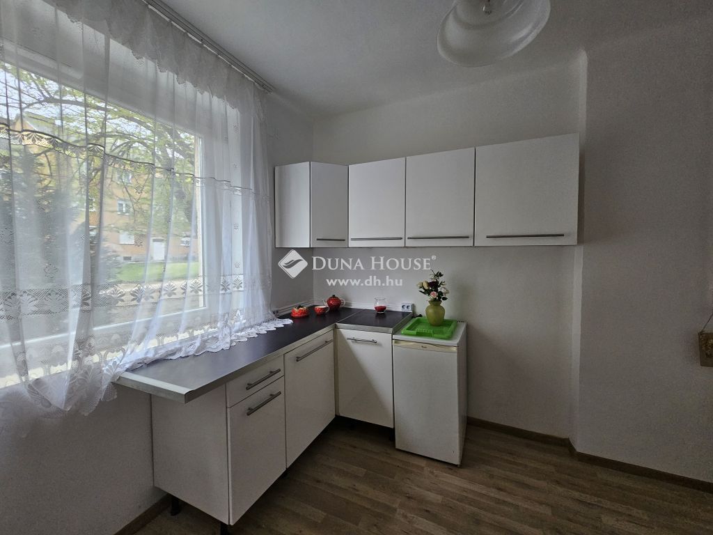2541 Lábatlan — 1/11
