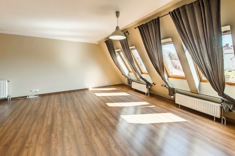 Eladó Lakás 6000 Kecskemét , Világos, belvárosi egyedi karakterű lakás eladó!