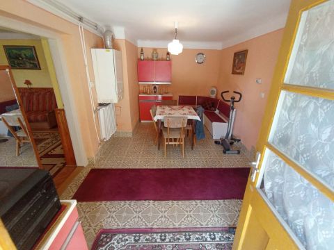 Eladó Ház 6000 Kecskemét Eladó családi ház Kecskemét belvárosához közel!