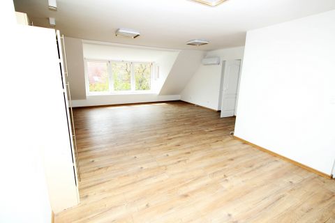 Eladó Lakás 6000 Kecskemét Befektektőknek két lakás együtt Gyenes téren ELADÓ