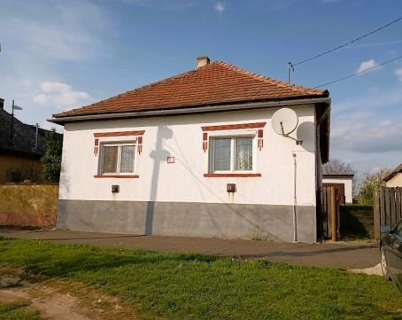 Eladó Ház 2525 Bajna 