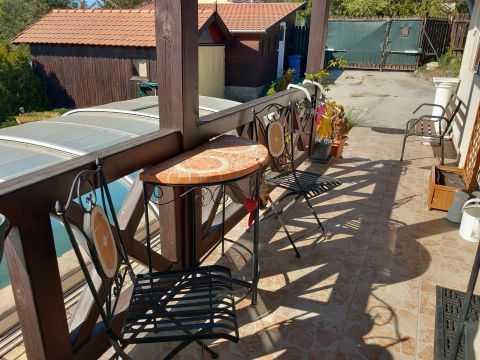 Eladó Ház 2017 Pócsmegyer Surány Holló utcai megálló közelében