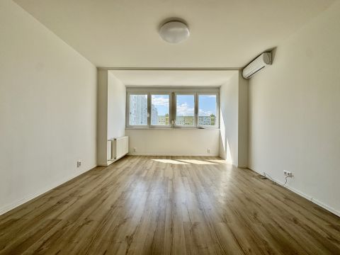 Eladó Lakás 1116 Budapest 11. kerület , Fehérvári út