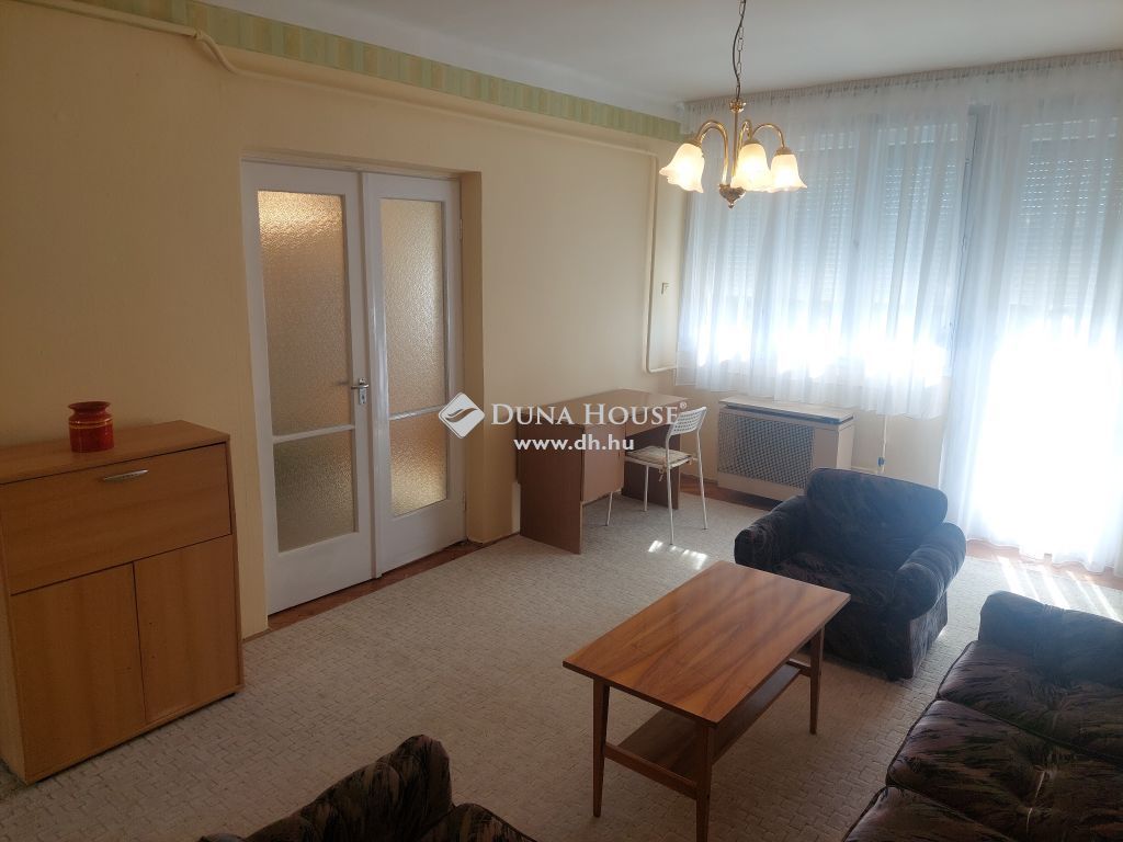 7400 Kaposvár , *** Kiadó! Berzsenyi utca, 2 szobás, erkélyes, tégla lakás — 1/21