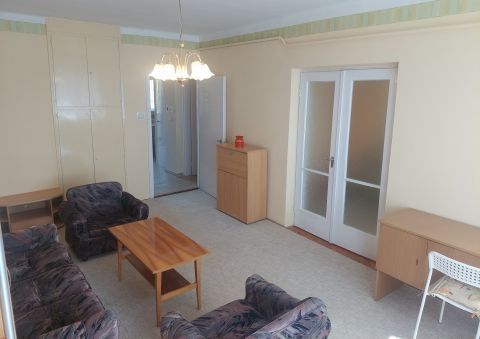 Kiadó Lakás 7400 Kaposvár *** Kiadó! Berzsenyi utca, 2 szobás, erkélyes, tégla lakás 