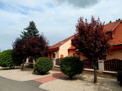 Eladó Ház 2400 Dunaújváros 